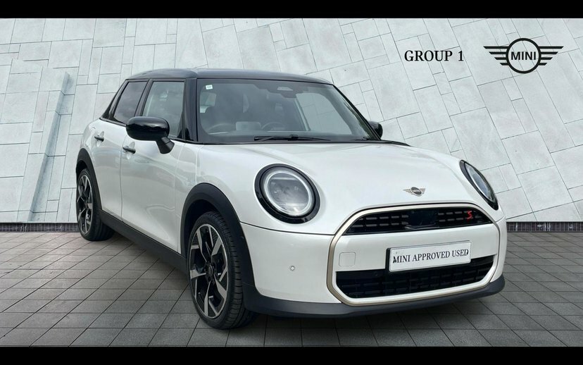 Mini Hatch Cooper S YH75VWP White