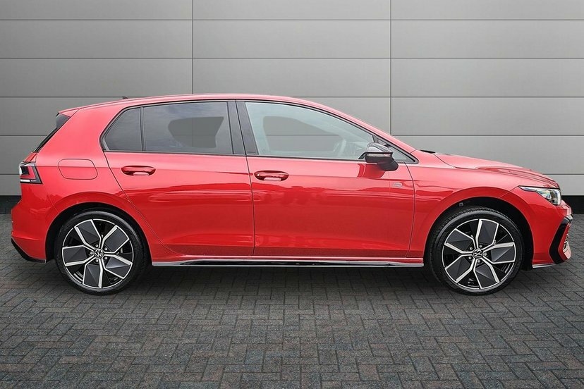 Volkswagen Golf 1.5 Tsi Black Edition Hatchback Red #4