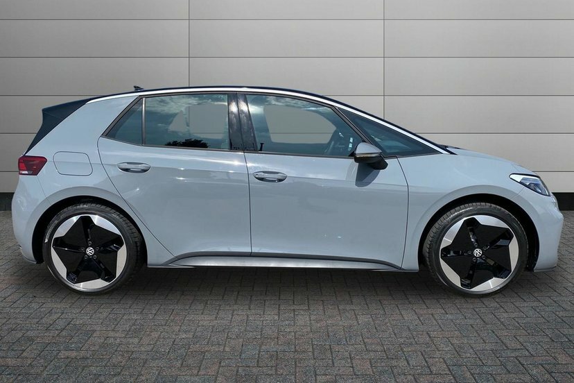 Volkswagen ID.3 Pro S 79Kwh Essential Black #4