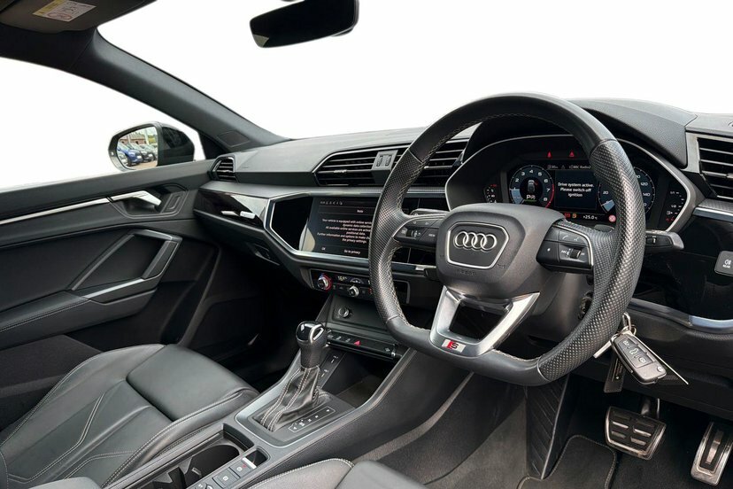 Audi Q3 1.5 Tfsi Cod 35 Black Edition Sportback Black #6