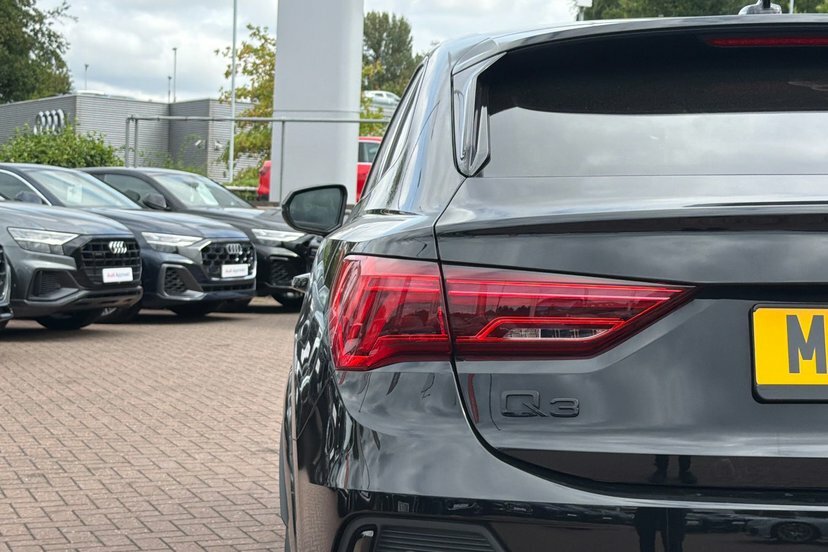 Audi Q3 1.5 Tfsi 35 Sport Sportback S Tronic White #15