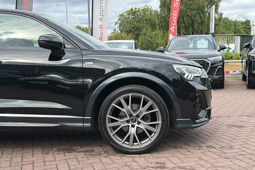 Audi Q3 1.5 Tfsi 35 Sport Sportback S Tronic White #24