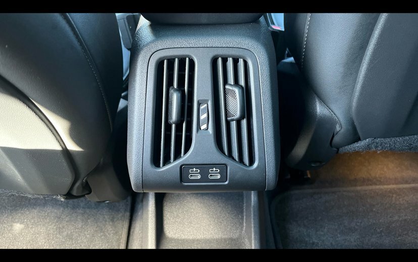 BMW iX2 30 66.5Kwh M Sport Xdrive 11Kw Charger White #36
