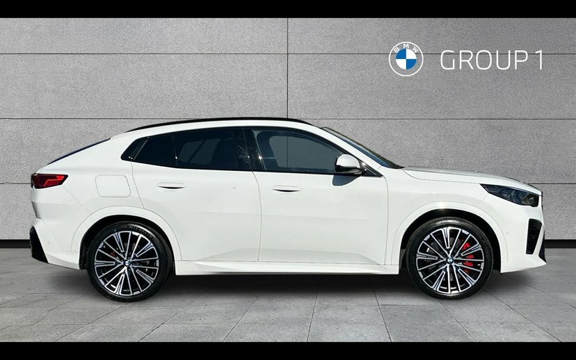 BMW iX2 30 66.5Kwh M Sport Xdrive 11Kw Charger White #3