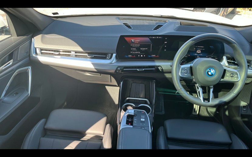 BMW iX2 30 66.5Kwh M Sport Xdrive 11Kw Charger White #4