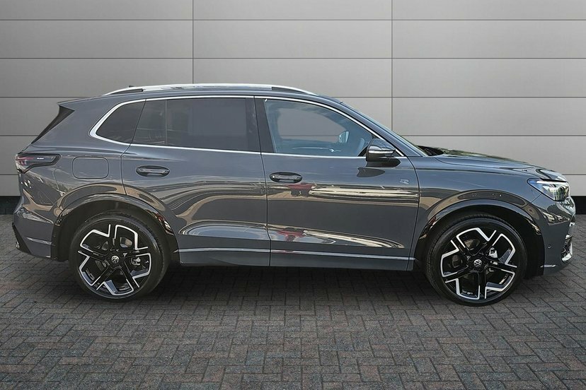 Volkswagen Tiguan 1.5 Etsi Mhev R-line Suv Hybrid Dsg 15 Grey #4