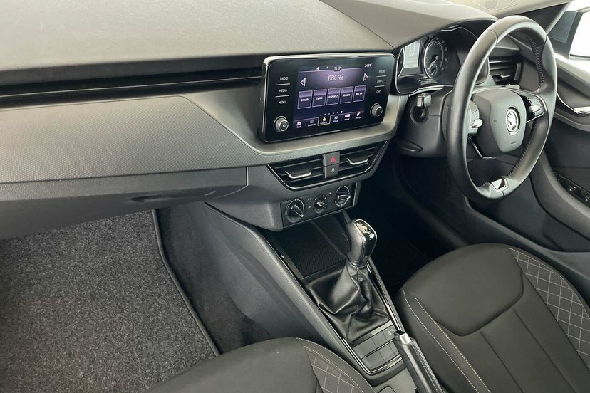 Skoda Kamiq 1.0 Tsi Se Suv Dsg 110 Ps Grey #2