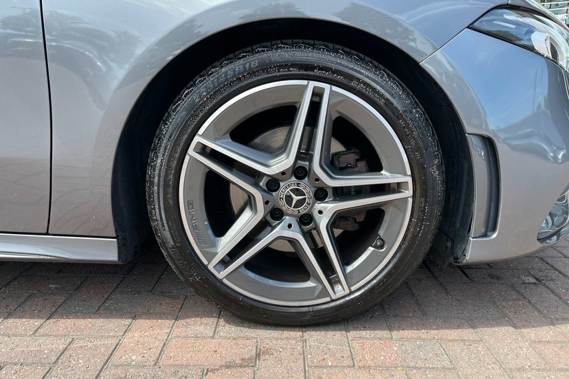 Mercedes-Benz A Class 1.3 A200 Amg Line Hatchback 7G-dct 163 Grey #4