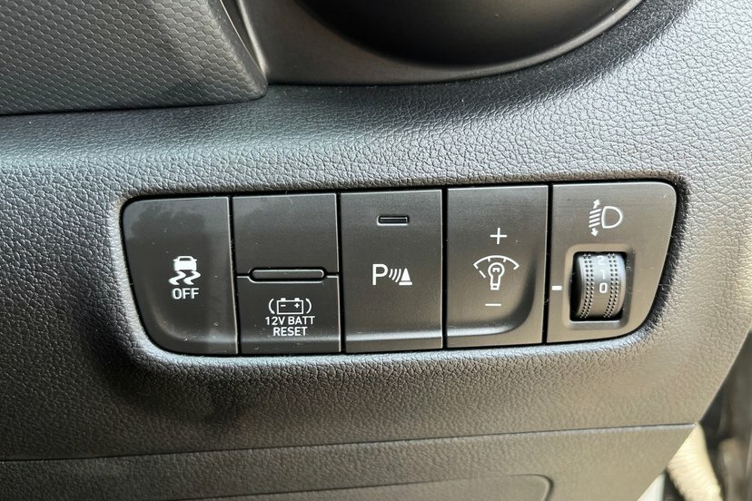 Hyundai Kona 64Kwh Ultimate Suv 10.5Kw Charg Black #13