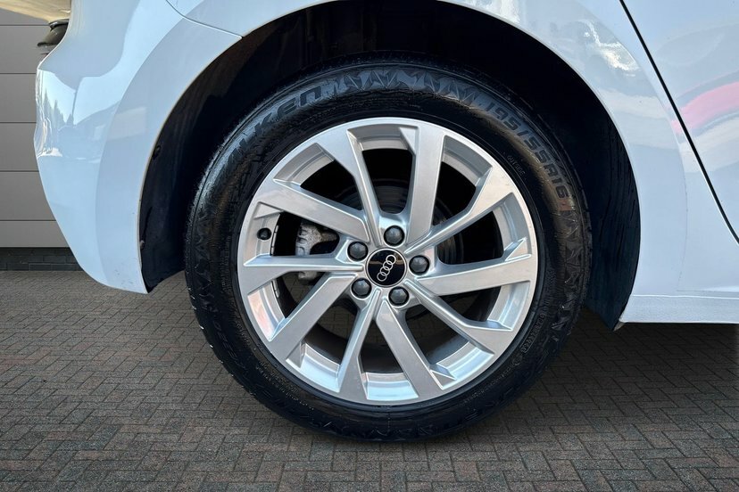 Audi A1 1.0 Tfsi 30 Sport Sportback 110 White #5