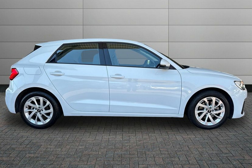 Audi A1 1.0 Tfsi 30 Sport Sportback 110 White #4