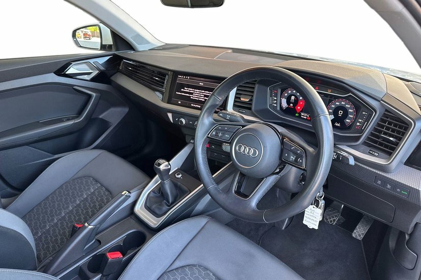 Audi A1 1.0 Tfsi 30 Sport Sportback 110 White #6