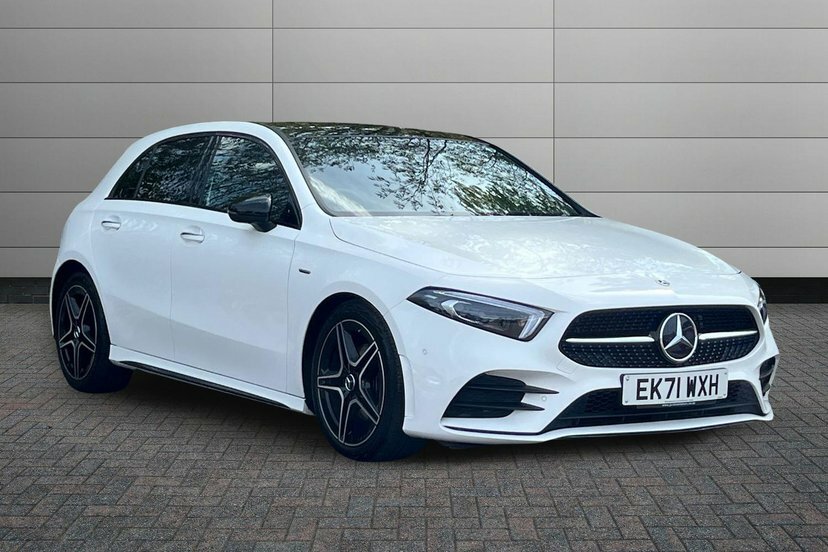 Mercedes-Benz A Class 2.0 A180d Amg Line Edition Premium Plus Hatchbac White