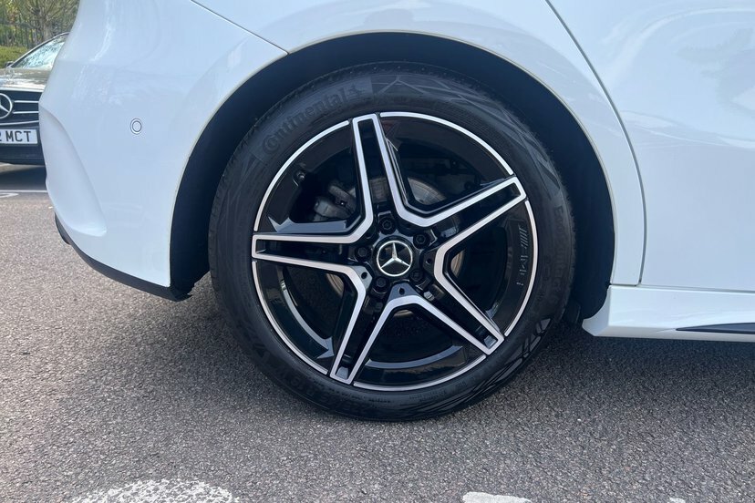 Mercedes-Benz A Class 2.0 A180d Amg Line Edition Premium Plus Hatchbac White #4