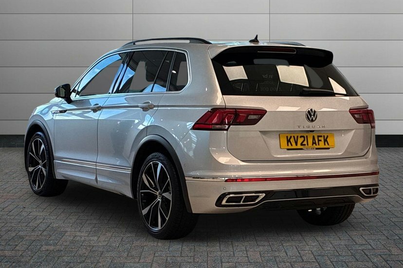 Volkswagen Tiguan 1.5 Tsi R-line Suv Dsg 150 Ps Black #3