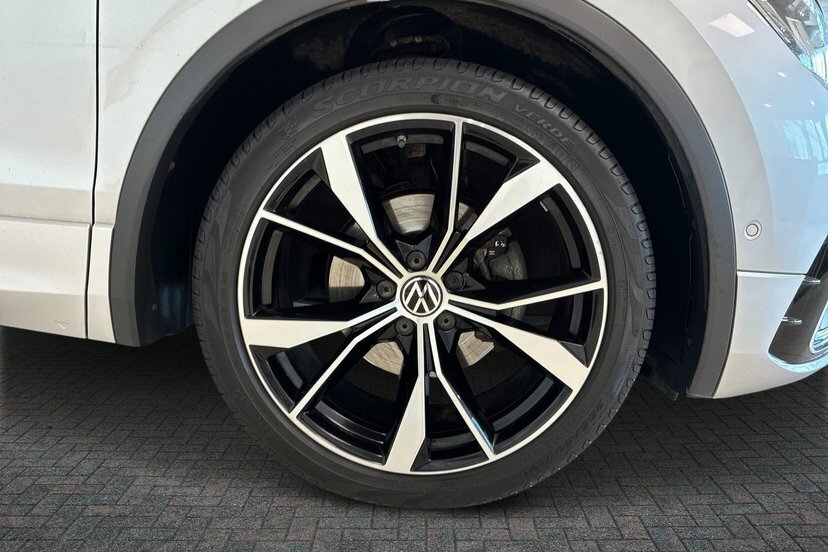 Volkswagen Tiguan 1.5 Tsi R-line Suv Dsg 150 Ps Black #5