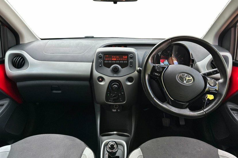 Toyota Aygo 1.0 Vvt-i X-play Hatchback X-shift 68 GF67OLP Red #5