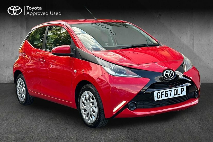 Toyota Aygo 1.0 Vvt-i X-play Hatchback X-shift 68 Red