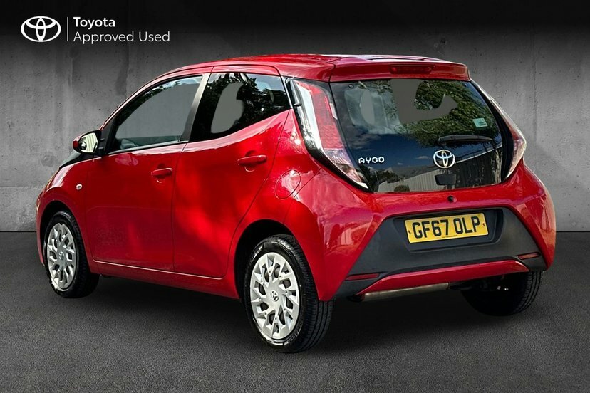 Toyota Aygo 1.0 Vvt-i X-play Hatchback X-shift 68 GF67OLP Red #4