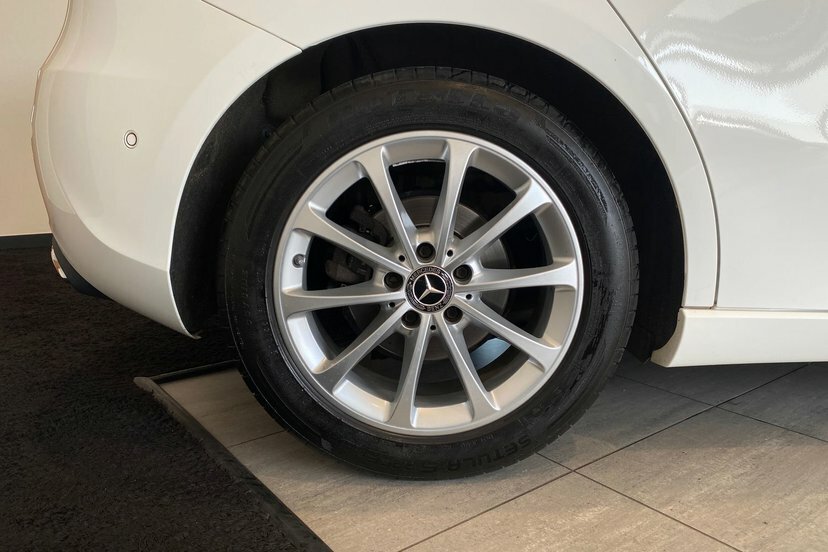 Mercedes-Benz A Class 1.5 A180d Sport Premium Hatchback 7G- White #4