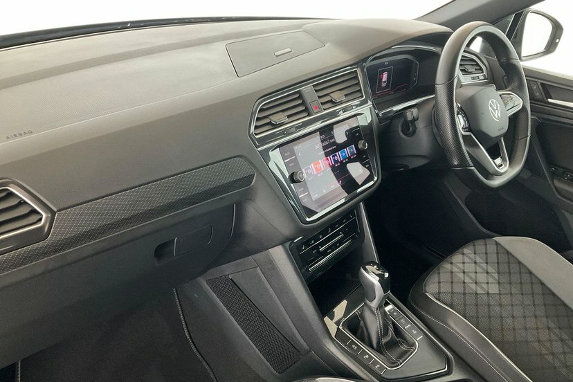 Volkswagen Tiguan 2.0 Tdi R-line Suv Dsg 150 Ps Grey #2