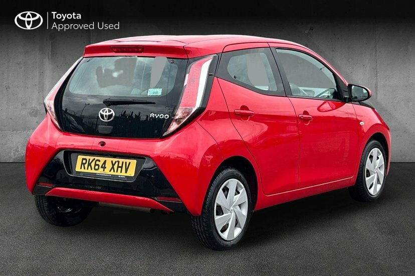 Toyota Aygo 1.0 Vvt-i X-play Hatchback Euro Red #2