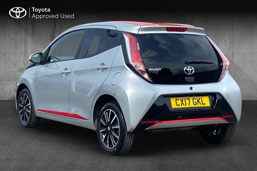 Toyota Aygo 1.0 Vvt-i X-press Hatchback X-shift 68 Silver #4