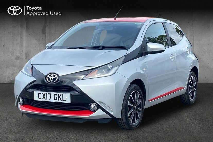 Toyota Aygo 1.0 Vvt-i X-press Hatchback X-shift 68 Silver #3