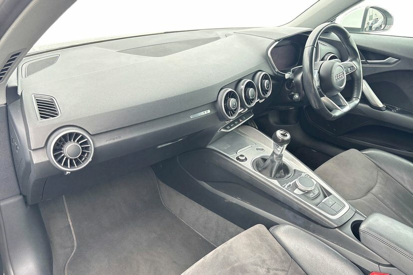 Audi TT 1.8 Tfsi Sport Coupe 180 Ps White #2