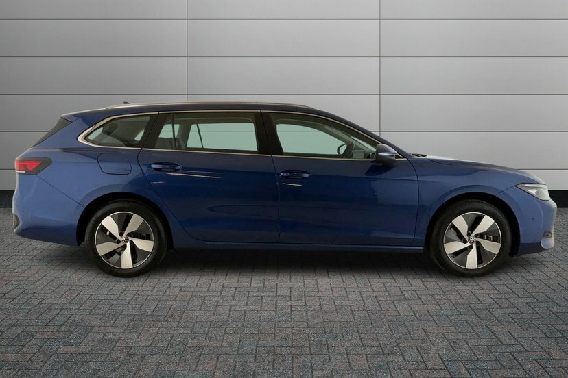 Volkswagen Passat 1.5 Tsi Ehybrid 19.7Kwh Life Estate Plu Blue #4