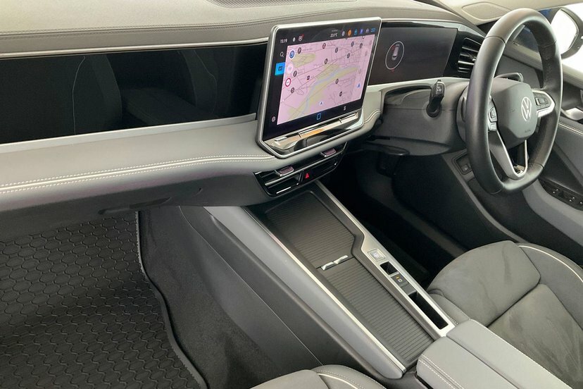 Volkswagen Passat 1.5 Tsi Ehybrid 19.7Kwh Life Estate Plu Blue #2