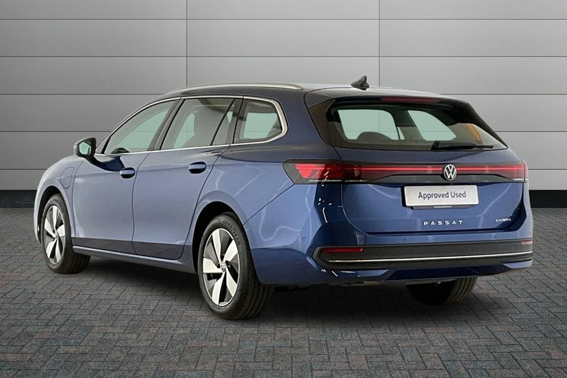 Volkswagen Passat 1.5 Tsi Ehybrid 19.7Kwh Life Estate Plu Blue #3