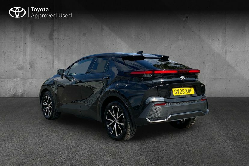 Toyota C-Hr 2.0 Vvt 13.6Kwh Design Suv Plug-in Hybr Black #4