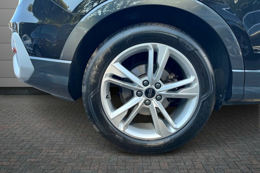 Audi Q3 1.5 Tfsi Cod 35 S Line Sportback S Tron Black #5
