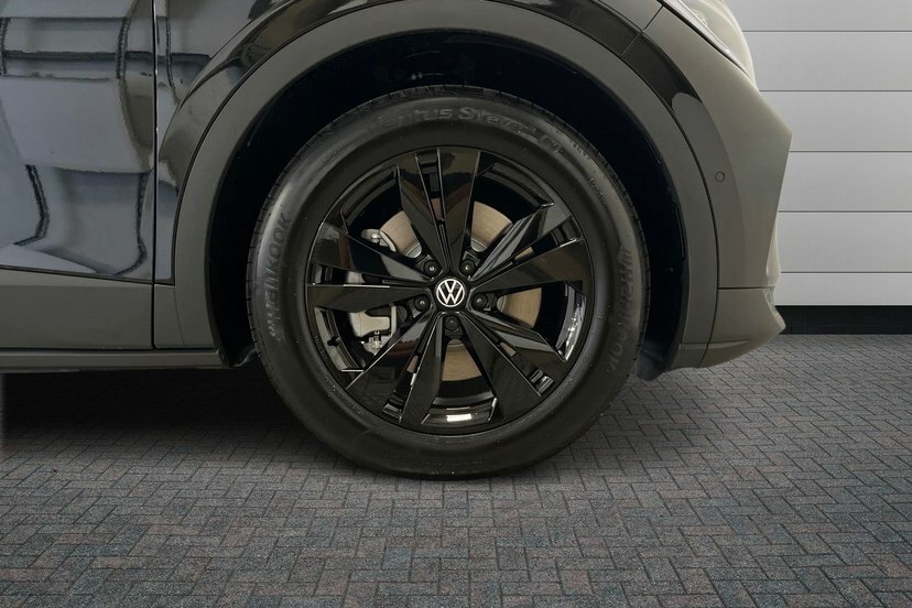 Volkswagen ID.4 Pro 79Kwh Black Edition Suv 286 Black #5