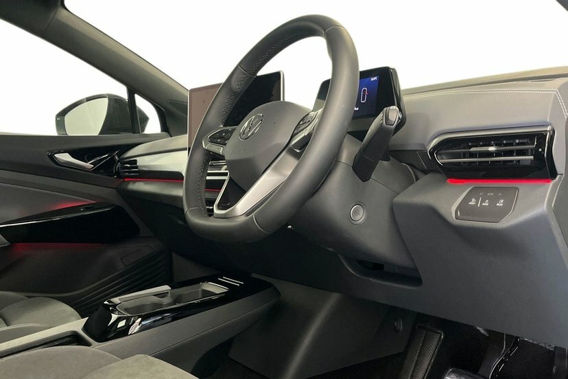 Volkswagen ID.4 Pro 79Kwh Black Edition Suv 286 Black #6