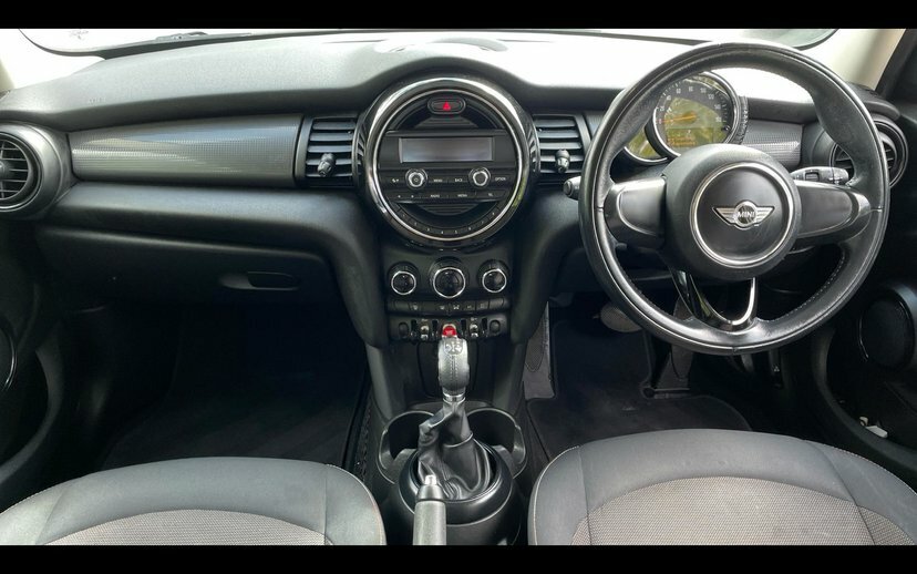 Mini Hatch 5-Door Hatch One AX66ELJ White #4