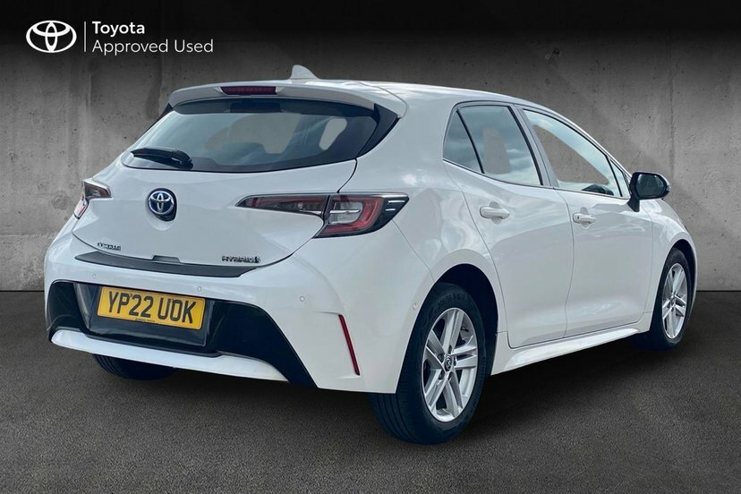 Toyota Corolla 1.8 Vvt-h Gpf Icon Tech Hatchback Hybri White #2