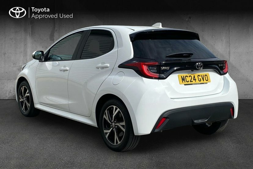 Toyota Yaris 1.5 Vvt-h Design Hatchback Hybrid E-cvt White #4