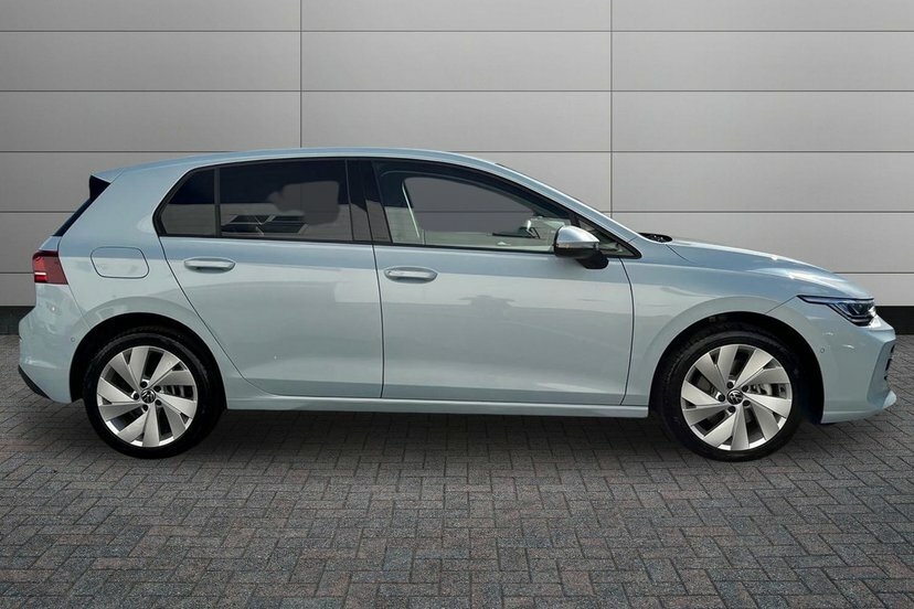 Volkswagen e-Golf 1.5 Tsi Ehybrid 19.7Kwh Match Hatchback Blue #4