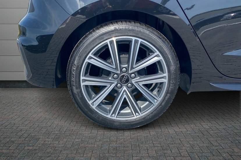 Audi A1 1.0 Tfsi 25 S Line Sportback S Tronic Black #5