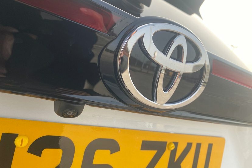 Toyota Yaris Cross 1.5 Vvt-h Gr Sport Suv Hybrid E-cvt 13 Black #22