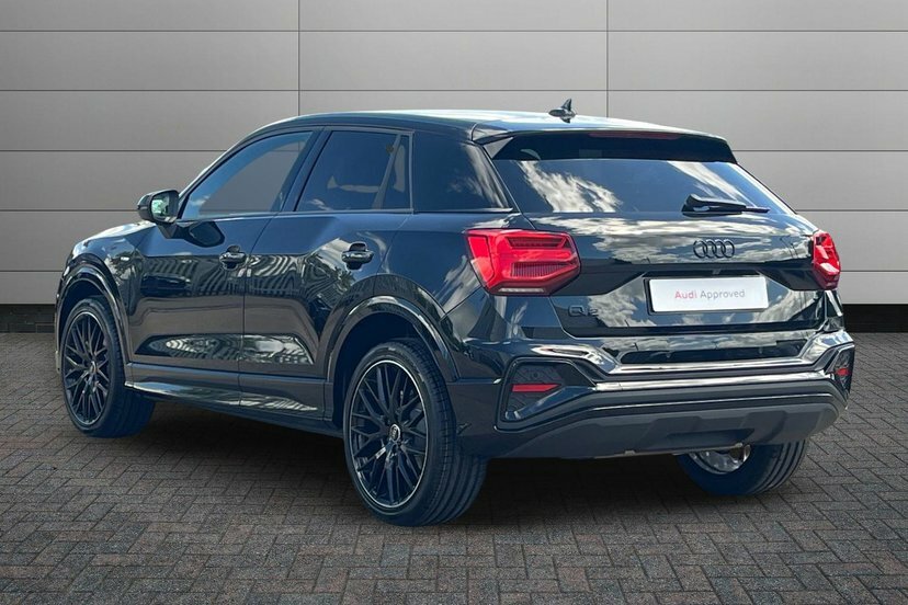 Audi Q2 1.5 Tfsi Cod 35 Black Edition Suv S Tro LM26YGV Black #3