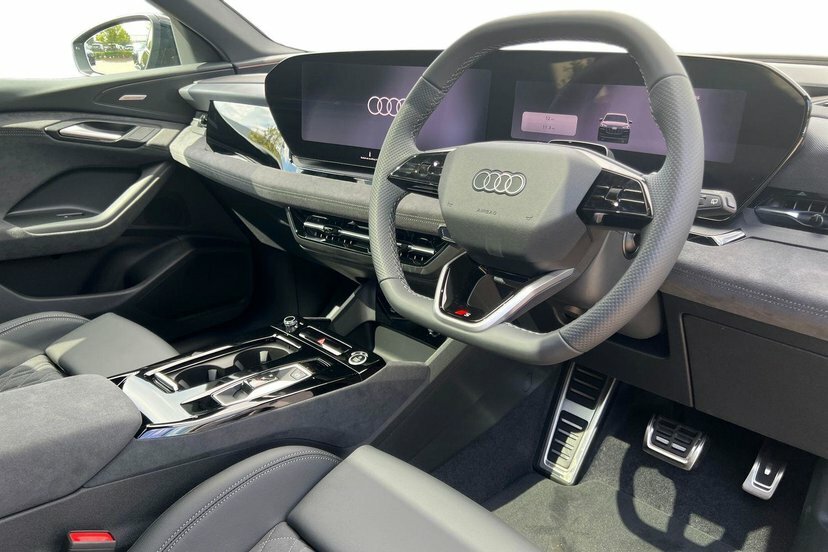 Audi Q6 E-Tron 100Kwh Black Edition Suv Quattro LL26UGY Black #6