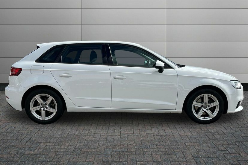 Audi A3 1.6 Tdi 30 Se Technik Sportback AO68CPU White #4