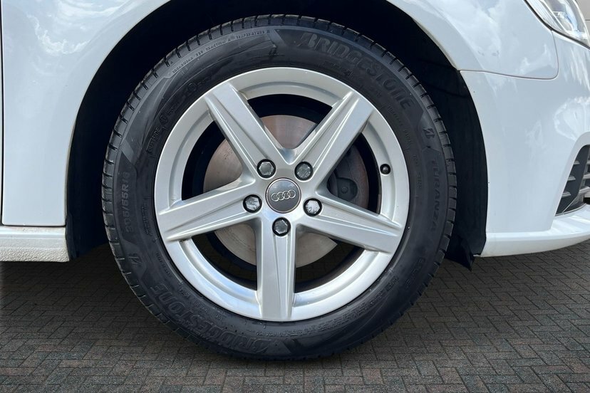 Audi A3 1.6 Tdi 30 Se Technik Sportback AO68CPU White #5