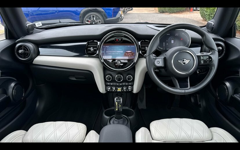 Mini Hatch Level 3 YH72JDX Green #4