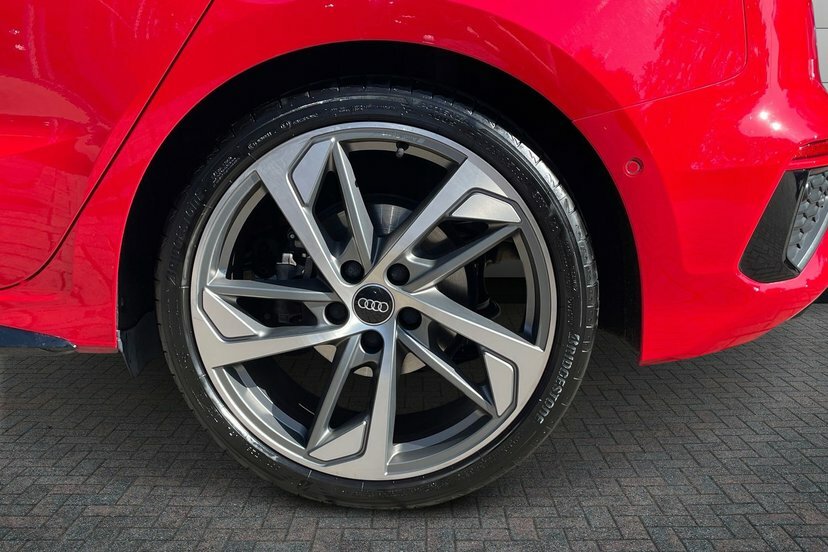 Audi A3 1.5 Tfsi 35 Edition 1 Sportback S Troni VK23OKW Red #5