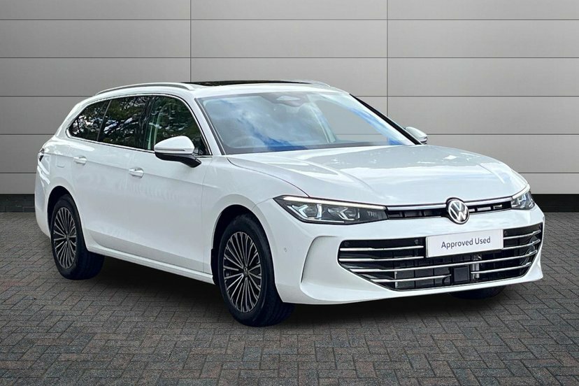Volkswagen Passat 1.5 Tsi Ehybrid 19.7Kwh Elegance Estate White