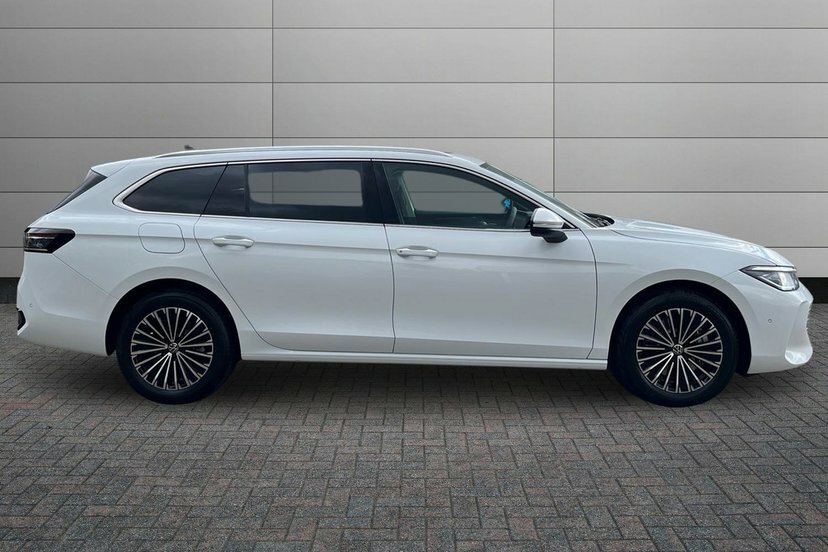Volkswagen Passat 1.5 Tsi Ehybrid 19.7Kwh Elegance Estate KY26TYB White #4